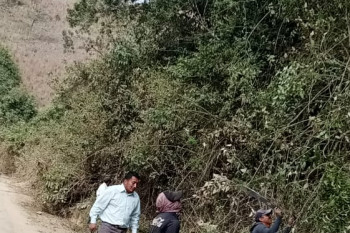 Desbosque y limpieza de Alcantarillas en la Vía Colaisaca - La laguna